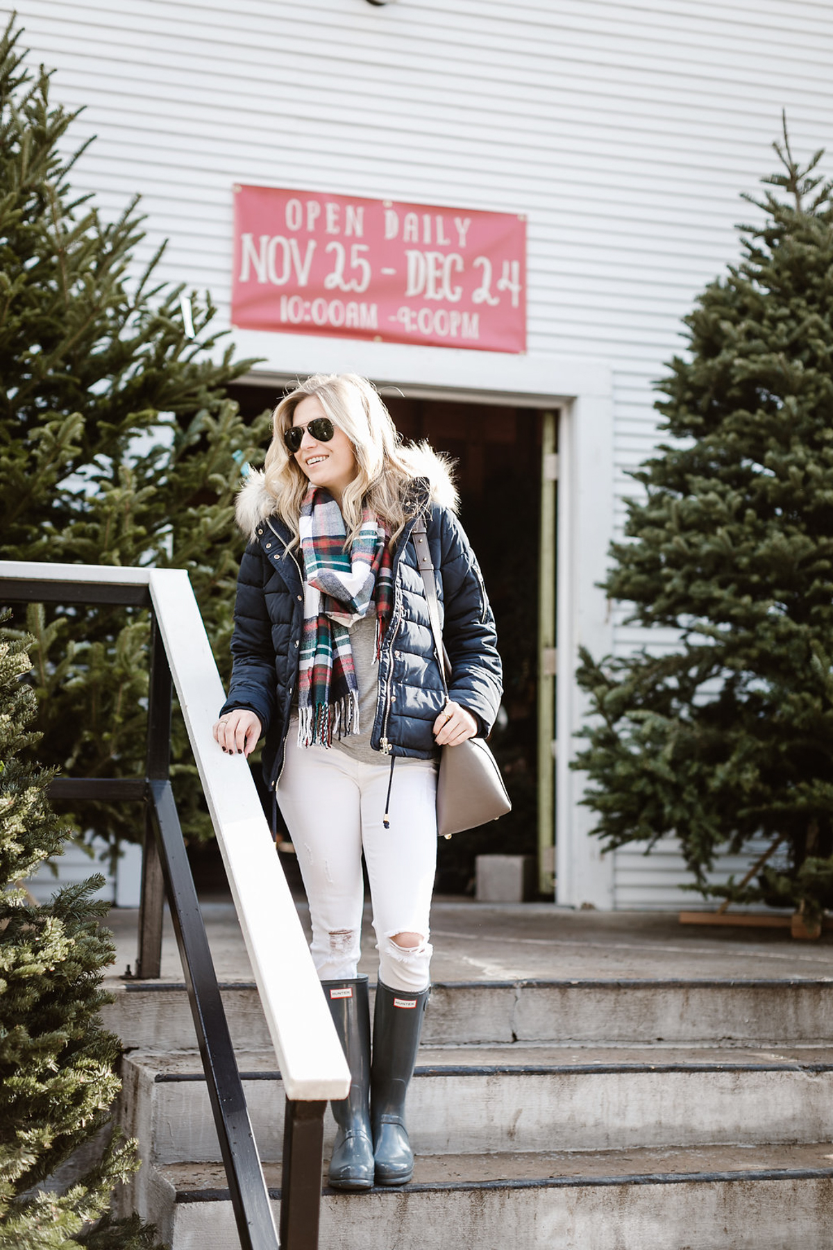 CHRISTMAS TREE FARM STYLE | NAVY PUFFER COAT